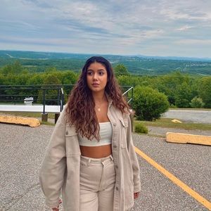 Meet your Posher, Karine mila